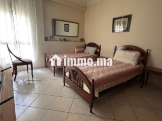 Appartement à vendre sur Bd Bir Anzarane côté hôtel Addagio. Surface totale 177 m². Ascenseur et terrasse - Appartement à vendre - Casablanca