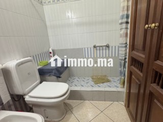 Appartement à vendre sur Bd Bir Anzarane côté hôtel Addagio. Surface totale 177 m². Ascenseur et terrasse - Appartement à vendre - Casablanca