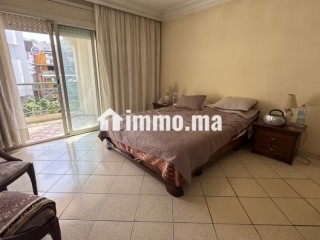 Appartement à vendre sur Bd Bir Anzarane côté hôtel Addagio. Surface totale 177 m². Ascenseur et terrasse - Appartement à vendre - Casablanca