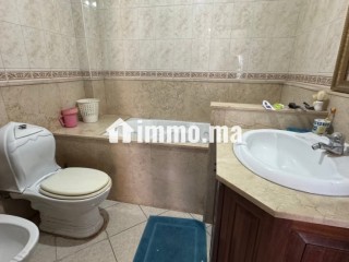Appartement à vendre sur Bd Bir Anzarane côté hôtel Addagio. Surface totale 177 m². Ascenseur et terrasse - Appartement à vendre - Casablanca
