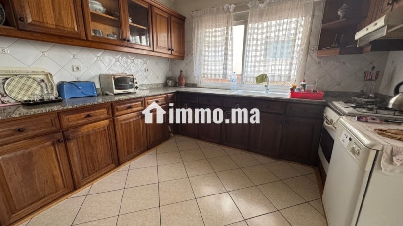 appartement-a-vendre-sur-bd-bir-anzarane-cote-hotel-addagio-surface-totale-177-m2-ascenseur-et-terrasse-big-14
