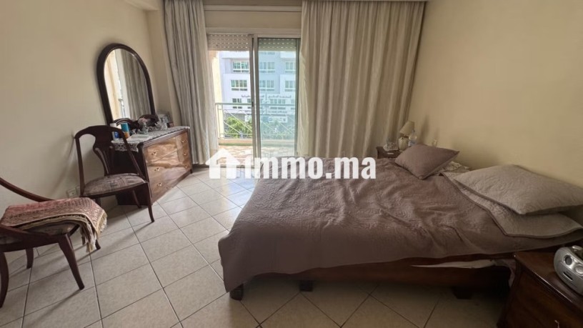 appartement-a-vendre-sur-bd-bir-anzarane-cote-hotel-addagio-surface-totale-177-m2-ascenseur-et-terrasse-big-8