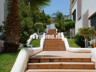 Appartement en vente à Oued Laou. Surface de 240 m². Meublé - Maison à vendre