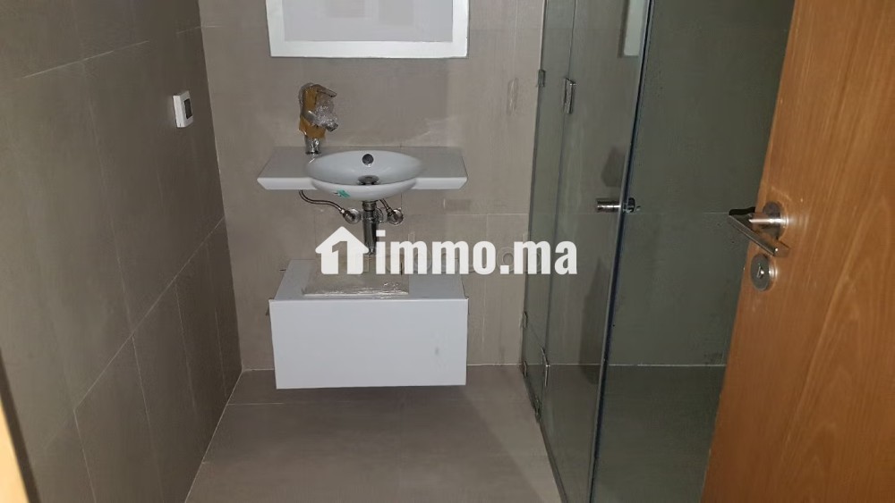 Bel appartement en location à Casablanca Marina - Location Immobilier - Casablanca - photo 8