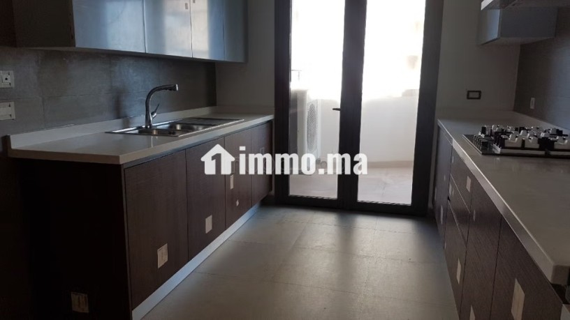 bel-appartement-en-location-a-casablanca-marina-big-8