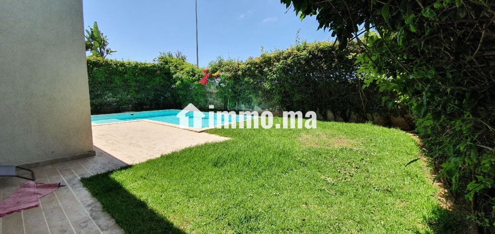 Magnifique villa à louer à Ain Diab Extension. 4 chambres agréables. Piscine et jardin - Location Immobilier - Casablanca - photo 2