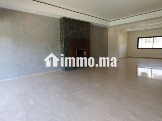 Magnifique villa à louer à Ain Diab Extension. 4 chambres agréables. Piscine et jardin - Villa à louer - Casablanca