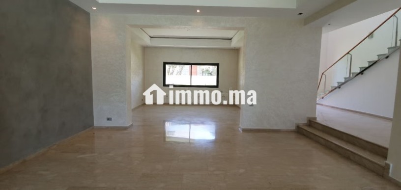 magnifique-villa-a-louer-a-ain-diab-extension-4-chambres-agreables-piscine-et-jardin-big-4