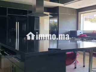 Villas de luxe à louer à Ain Diab. 4 pièces confortables. Garage et terrasse - Maison à vendre - Casablanca