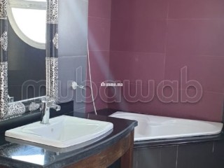Villas de luxe à louer à Ain Diab. 4 pièces confortables. Garage et terrasse - Maison à vendre - Casablanca