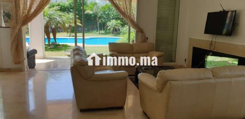 villas-de-luxe-a-louer-a-ain-diab-4-pieces-confortables-garage-et-terrasse-big-9