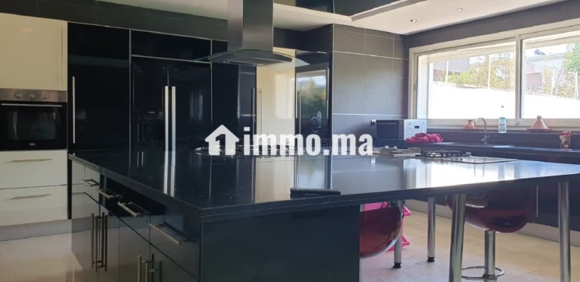 villas-de-luxe-a-louer-a-ain-diab-4-pieces-confortables-garage-et-terrasse-big-3