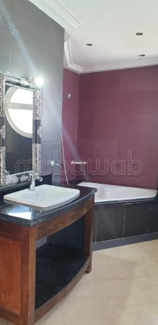 villas-de-luxe-a-louer-a-ain-diab-4-pieces-confortables-garage-et-terrasse-big-4