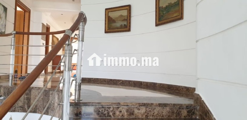 villas-de-luxe-a-louer-a-ain-diab-4-pieces-confortables-garage-et-terrasse-big-7