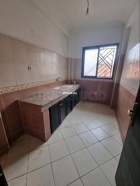 Bel appartement à vendre à Hay Houda. Surface de 60 m². Antenne parabolique et sécurité - Vente Immobilier - Agadir - photo 5