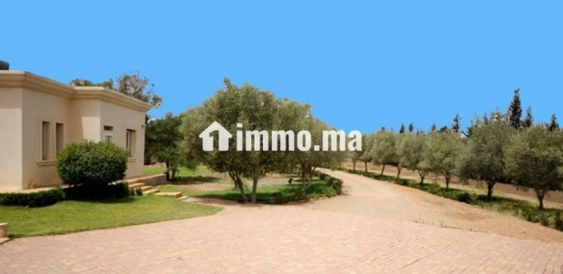 av-villa-plain-pied-bouskoura-sur-10520-m2-big-9