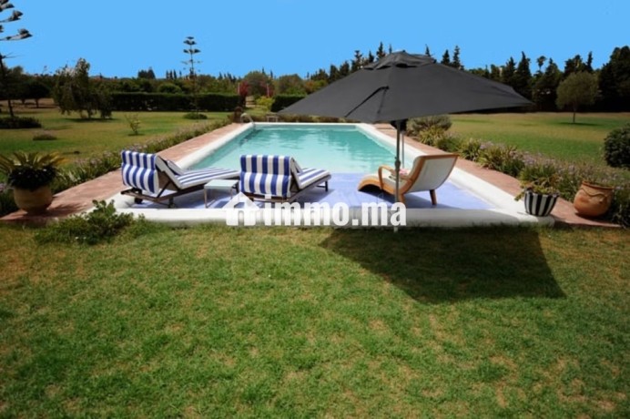 av-villa-plain-pied-bouskoura-sur-10520-m2-big-11