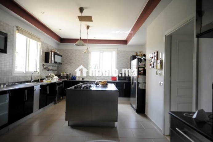 av-villa-plain-pied-bouskoura-sur-10520-m2-big-12