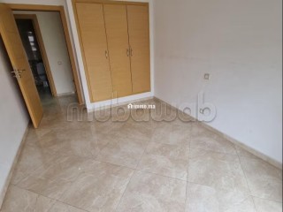 Vente d'un bel appartement à Hay Massira. 3 belles chambres. Prestation de conciergerie, air conditionné - Appartement à vendre - Agadir