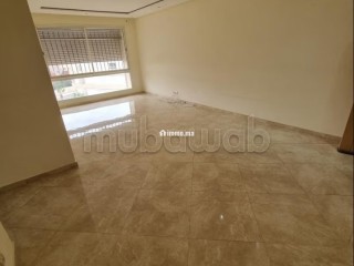 Vente d'un bel appartement à Hay Massira. 3 belles chambres. Prestation de conciergerie, air conditionné - Appartement à vendre - Agadir