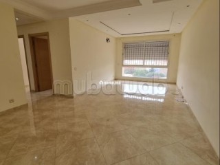 Vente d'un bel appartement à Hay Massira. 3 belles chambres. Prestation de conciergerie, air conditionné - Appartement à vendre - Agadir