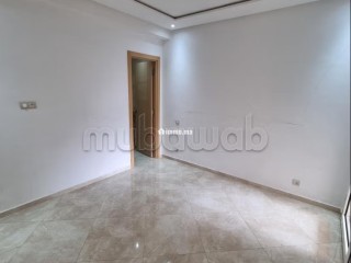 Vente d'un bel appartement à Hay Massira. 3 belles chambres. Prestation de conciergerie, air conditionné - Appartement à vendre - Agadir