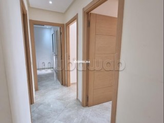 Vente d'un bel appartement à Hay Massira. 3 belles chambres. Prestation de conciergerie, air conditionné - Appartement à vendre - Agadir