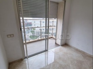 Vente d'un bel appartement à Hay Massira. 3 belles chambres. Prestation de conciergerie, air conditionné - Appartement à vendre - Agadir