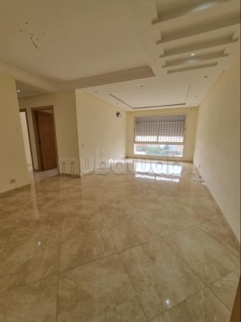 vente-dun-bel-appartement-a-hay-massira-3-belles-chambres-prestation-de-conciergerie-air-conditionne-big-12