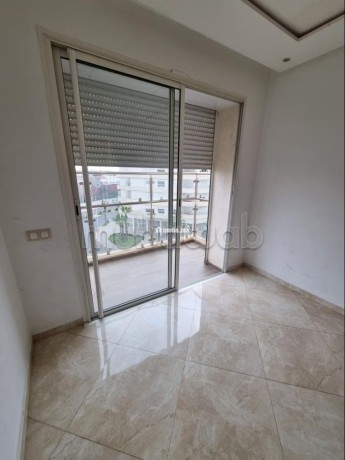 vente-dun-bel-appartement-a-hay-massira-3-belles-chambres-prestation-de-conciergerie-air-conditionne-big-8