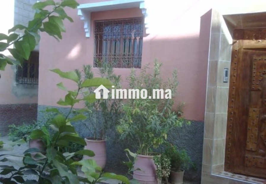 Maison à la vente à Route de Ouarzazate. 3 grandes pièces. Garage et terrasse - Vente Immobilier - Marrakech - photo 1