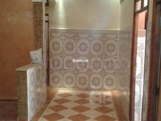 Maison à la vente à Route de Ouarzazate. 3 grandes pièces. Garage et terrasse - Maison à vendre - Marrakech