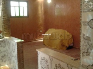 Maison à la vente à Route de Ouarzazate. 3 grandes pièces. Garage et terrasse - Maison à vendre - Marrakech