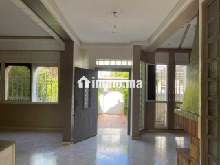 Villa non meublée à louer avec jardin spacieux - Villa à louer - Fes