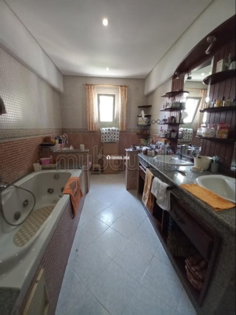 Splendide villa à vendre à Mandarona. 4 chambres. Jardin et terrasse - Vente Immobilier - Casablanca - photo 5