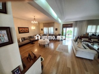Splendide villa à vendre à Mandarona. 4 chambres. Jardin et terrasse - Villa à vendre - Casablanca
