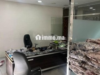 magasin-265-m2-sur-boulevard-principal-derb-omar