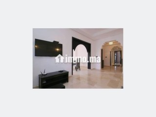 Location saisonnière à Ennakhil Palmeraie. Surface de 100 m². Espaces verts et ascenseur - Appartement à vendre