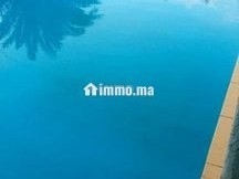 maison-espace-vert-et-piscine-privee