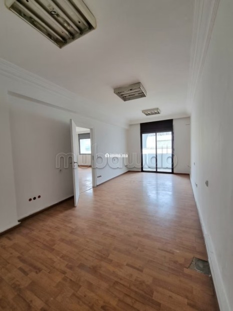 Bureau de 134 m² MAARIF _ dernier étage - Location Immobilier - Casablanca - photo 2