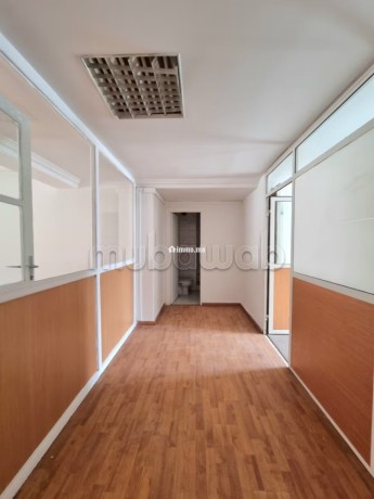 bureau-de-134-m2-maarif-dernier-etage-big-2