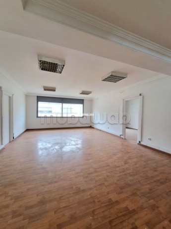 bureau-de-134-m2-maarif-dernier-etage-big-3