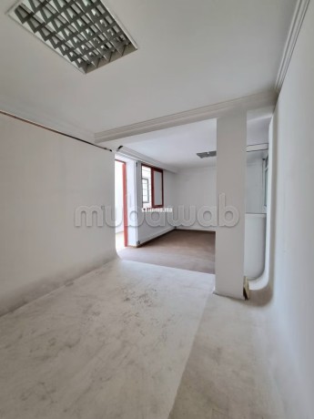 bureau-de-134-m2-maarif-dernier-etage-big-4