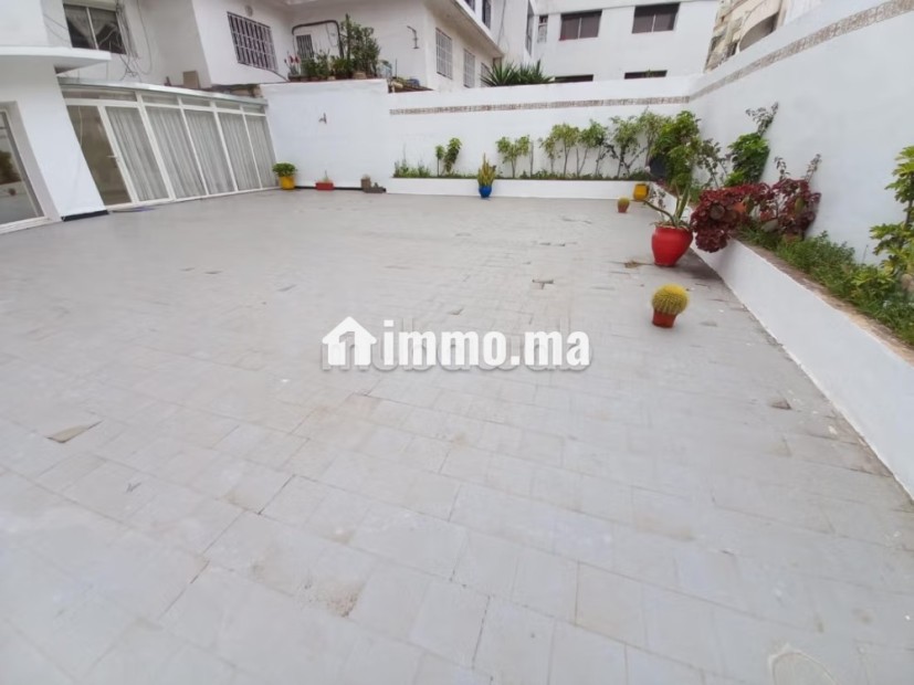 À louer appartement avec grande terrasse a maarif - Location Immobilier - Casablanca - photo 4