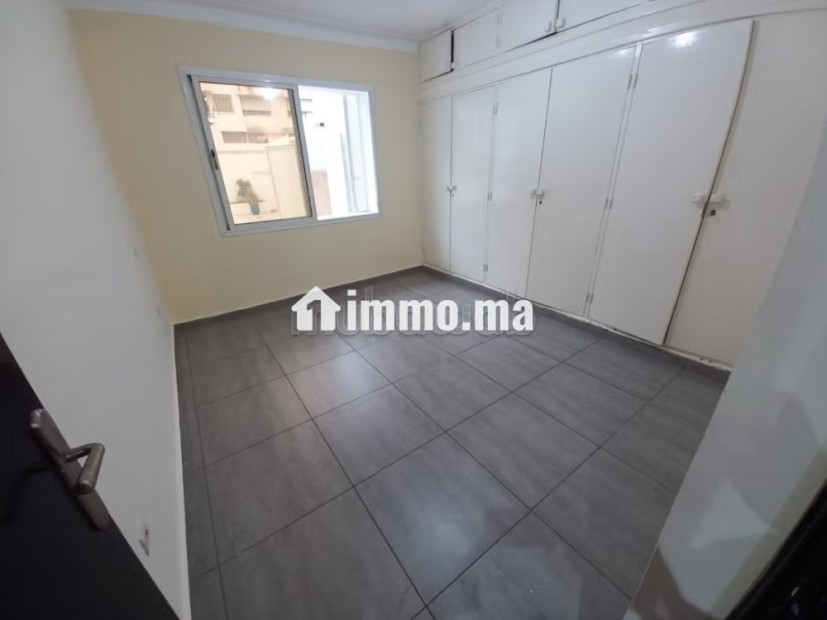 À louer appartement avec grande terrasse a maarif - Location Immobilier - Casablanca - photo 7