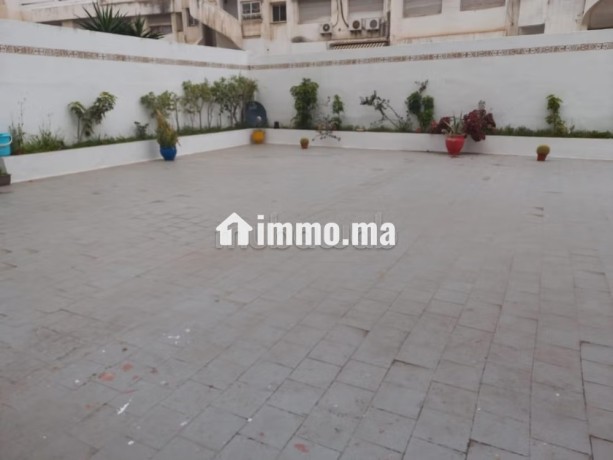 a-louer-appartement-avec-grande-terrasse-a-maarif-big-5