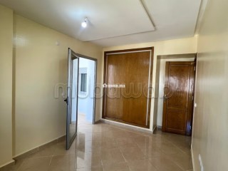 Très bel appartement en location à Mimosas. 3 belles chambres. Porte blindée et résidence sécurisée - Appartement à louer - Autre