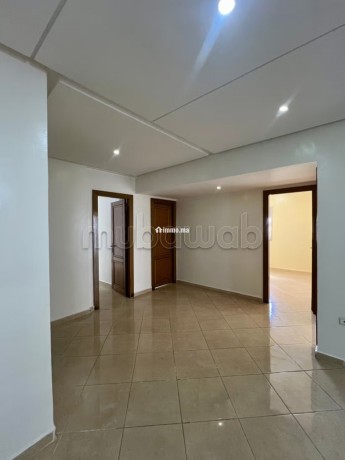 tres-bel-appartement-en-location-a-mimosas-3-belles-chambres-porte-blindee-et-residence-securisee-big-1