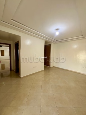 tres-bel-appartement-en-location-a-mimosas-3-belles-chambres-porte-blindee-et-residence-securisee-big-4