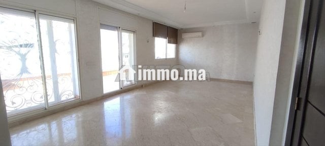 Un appartement avec une magnifique terrasse - Location Immobilier - Rabat - photo 3